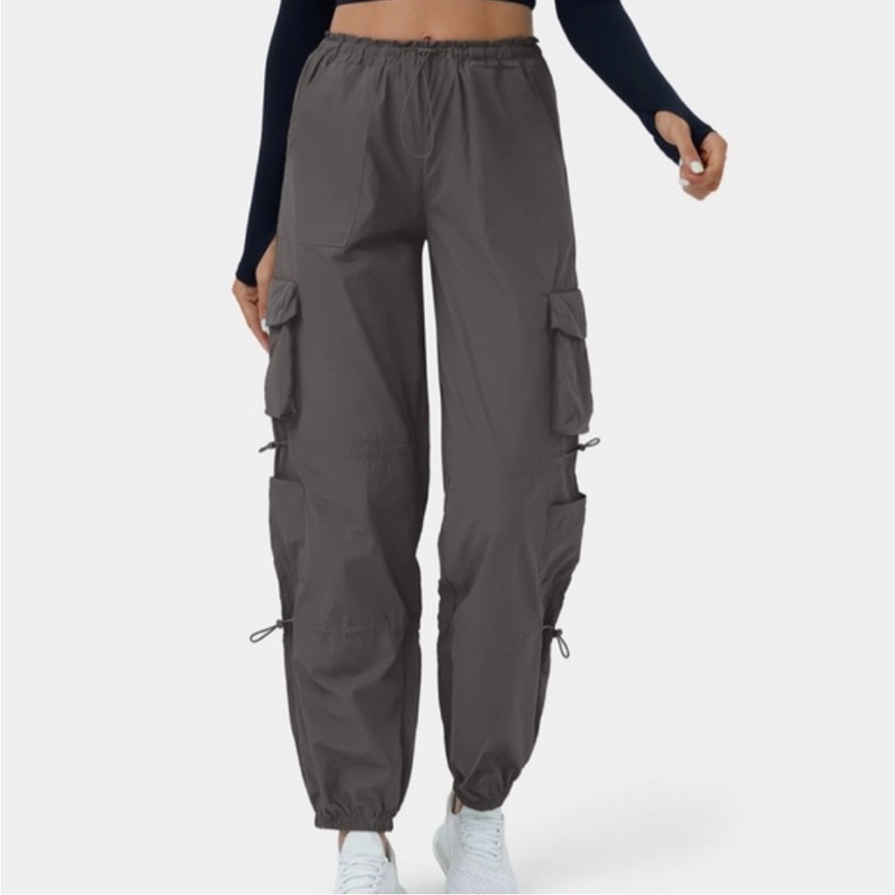 HALARA Mid Rise Drawstring Multi Pockets Casual Cargo